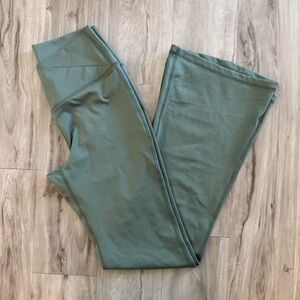 Yogalicious Sage Green Lux Willow Crossover Flare High Rise Leggings Size Large